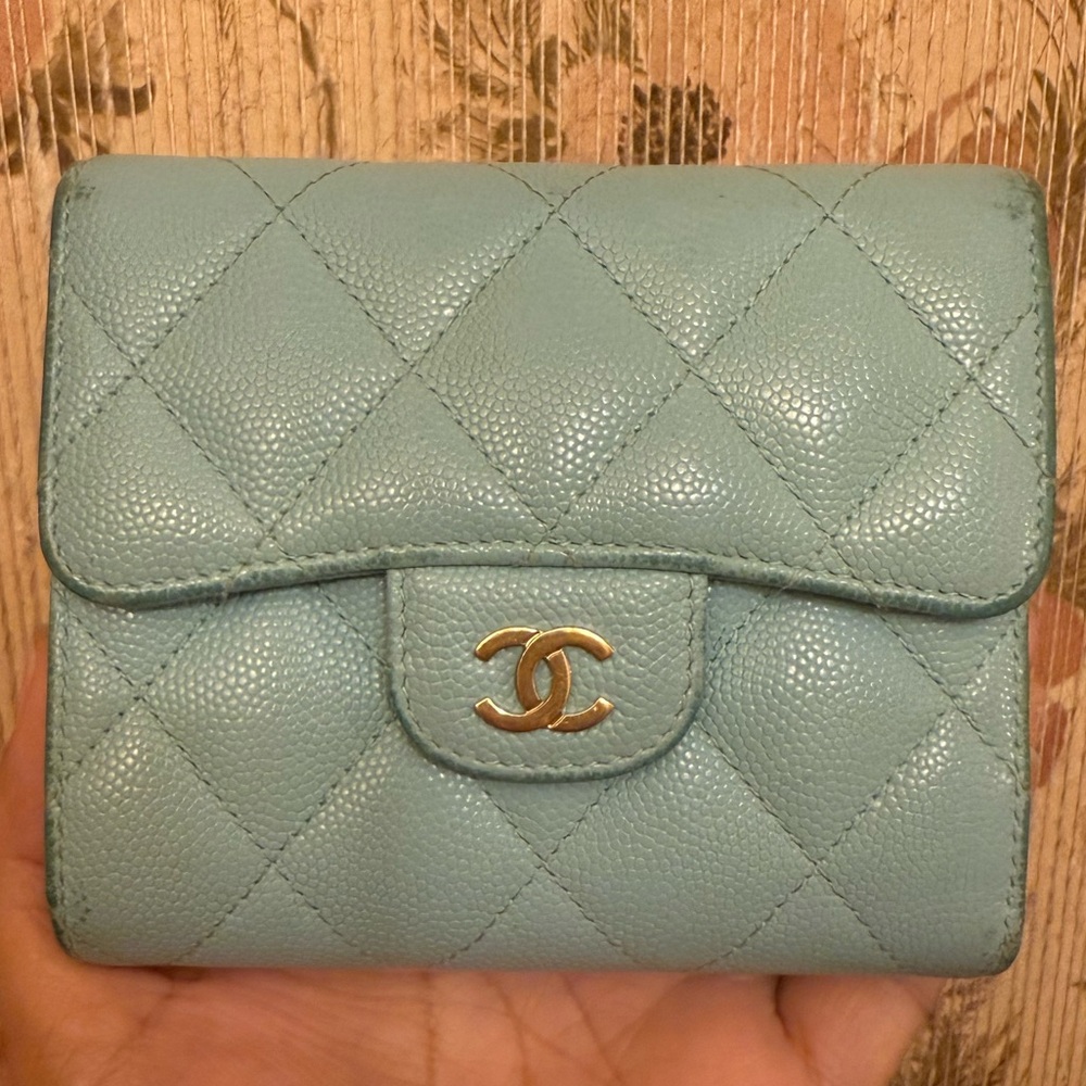 CHANEL Tiffany Blue Quilted Caviar Leather Compact Leather Wallet - Picture 4 of 17